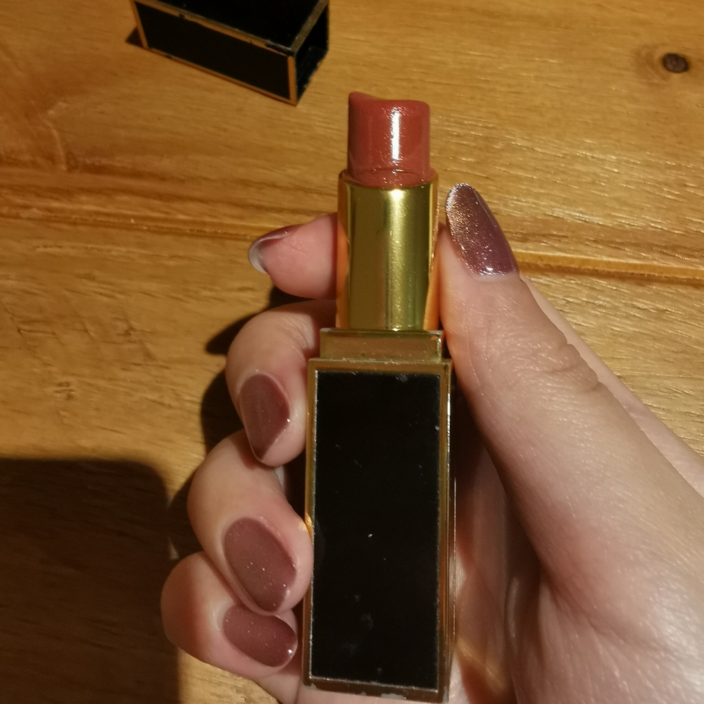 Tom Ford lip color shine lipstick 07 nubile